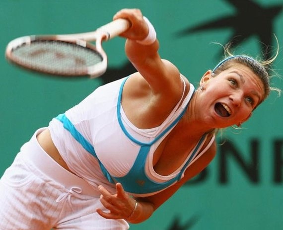 Σιμόνα Χάλεπ: Συρρίκνωσε το στήθος της και... απογειώθηκε! (photos+videos)