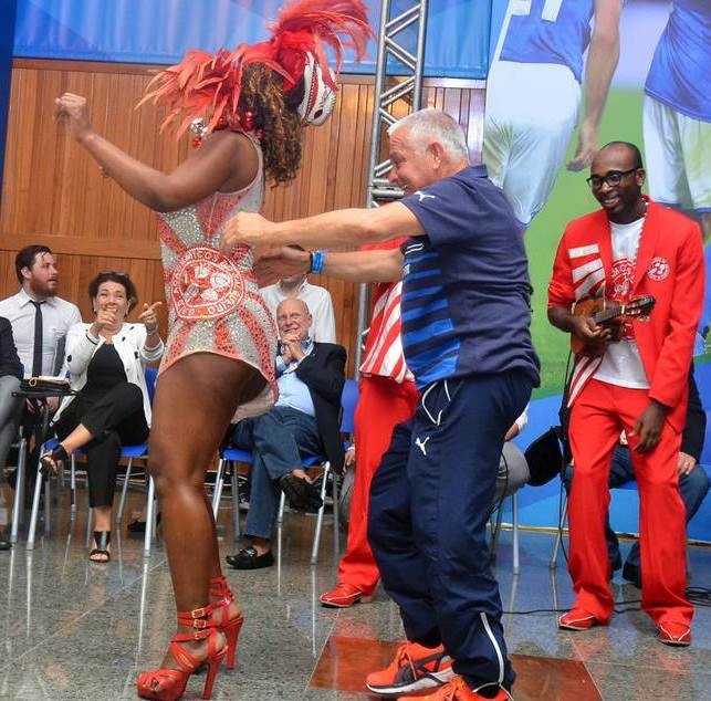Μουντιάλ 2014: Χόρεψαν Σάμπα οι Ιταλοί (photos)