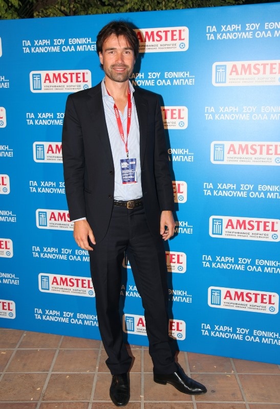 Τα έκανε όλα μπλε για την Εθνική η Amstel (photos)
