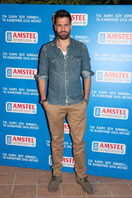 Τα έκανε όλα μπλε για την Εθνική η Amstel (photos)