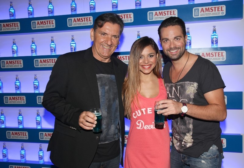 Τα έκανε όλα μπλε για την Εθνική η Amstel (photos)