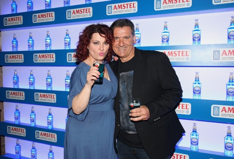 Τα έκανε όλα μπλε για την Εθνική η Amstel (photos)