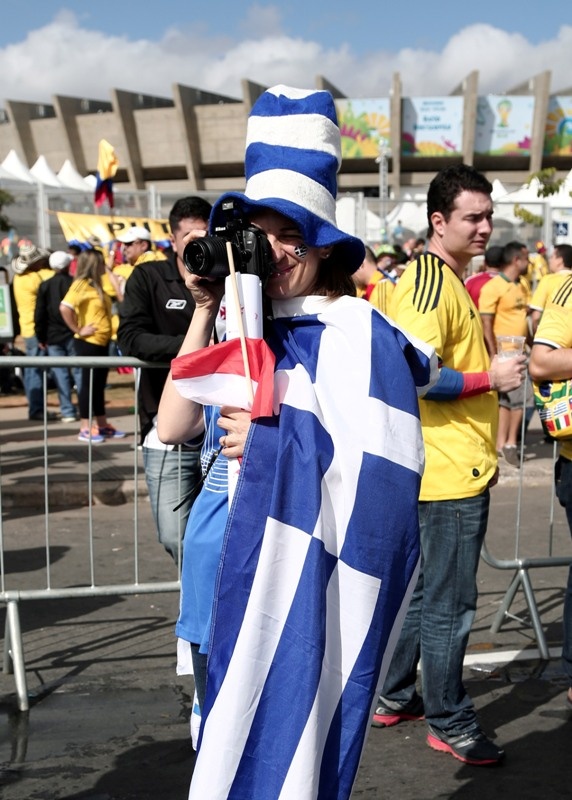 Ελλάδα - Κολομβία: Ξεχωρίζουν οι τσολιάδες (photos)