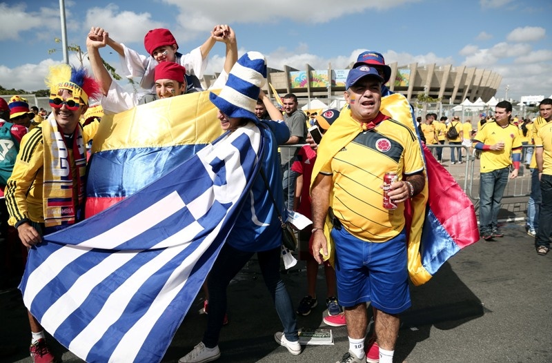 Ελλάδα - Κολομβία: Ξεχωρίζουν οι τσολιάδες (photos)