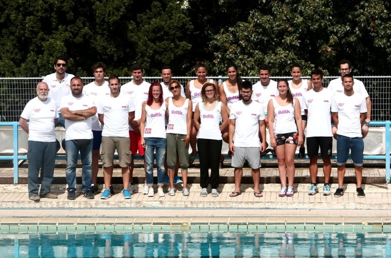 Ολυμπιακός: Η φωτογράφηση για το 55ο Πρωτάθλημα! (photos)