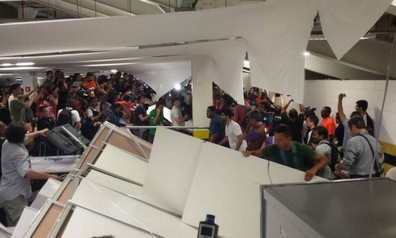Παγκόσμιο Κύπελλο Ποδοσφαίρου 2014: Επεισόδια από Χιλιανούς (photos+videos)