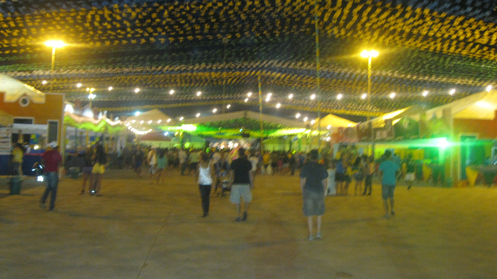 Αρακαζού: Ξεκίνησε το Folo Festival (photos+videos)