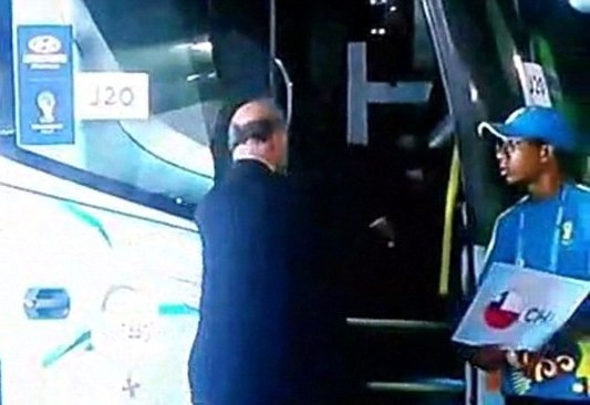 Μουντιάλ 2014: Μπήκε στο πούλμαν της Χιλής ο Ντελ Μπόσκε! (photos+videos)