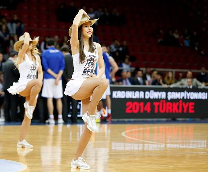 Παγκόσμιο Κύπελλο: Εντυπωσίασαν οι χορεύτριες της Εφές (photos)