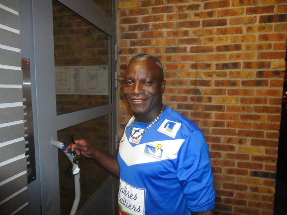 Θείος Ντρογκμπά στο Onsports: «Ο Ντιντιέ τη διαφορά με Ελλάδα» (photos+videos)