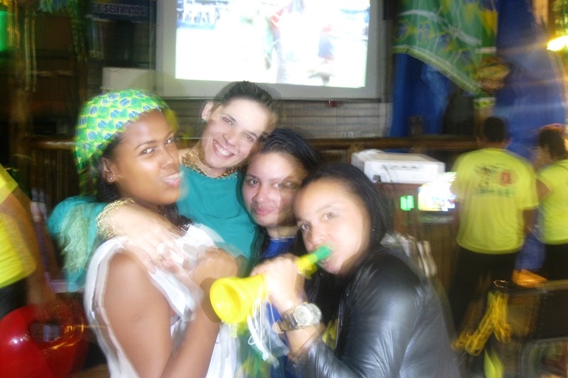 Παγκόσμιο Κύπελλο 2014: Ατελείωτο πάρτι στο Αρακαζού (photos+videos)