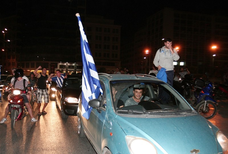Παγκόσμιο Κύπελλο 2014: Όλη η Ελλάδα είναι… μπλε (photos+videos)