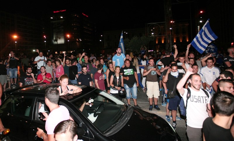 Παγκόσμιο Κύπελλο 2014: Όλη η Ελλάδα είναι… μπλε (photos+videos)