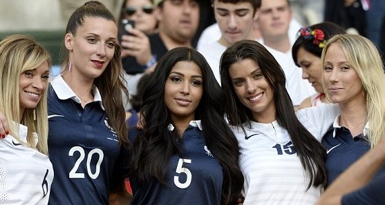 Παγκόσμιο Κύπελλο Ποδοσφαίρου 2014: Νίκησαν οι... γυναίκες των Γάλλων (photos)