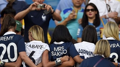 Παγκόσμιο Κύπελλο Ποδοσφαίρου 2014: Νίκησαν οι... γυναίκες των Γάλλων (photos)