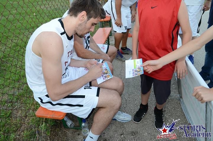 Κολοσσός Ρόδου: Ο Τσάμης και οι φίλοι του (photos)