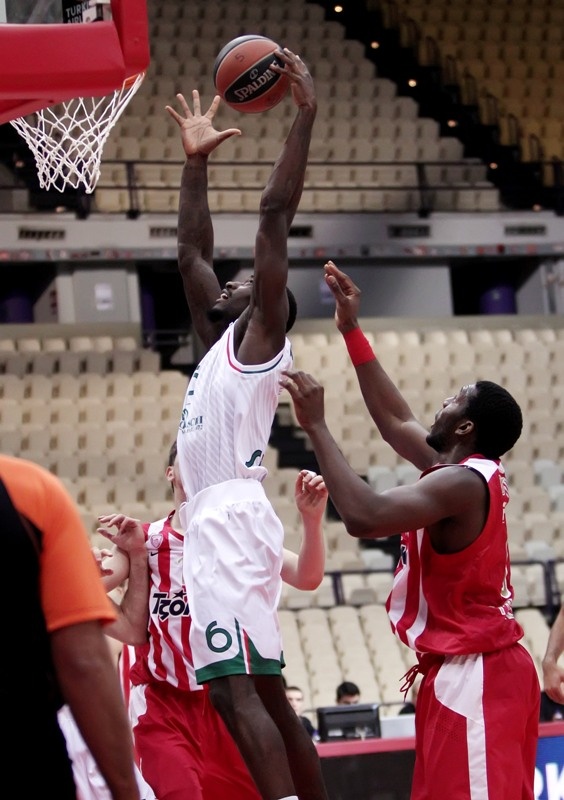 Ολυμπιακός: «Συμφωνία με Χάντερ» (photos+video)