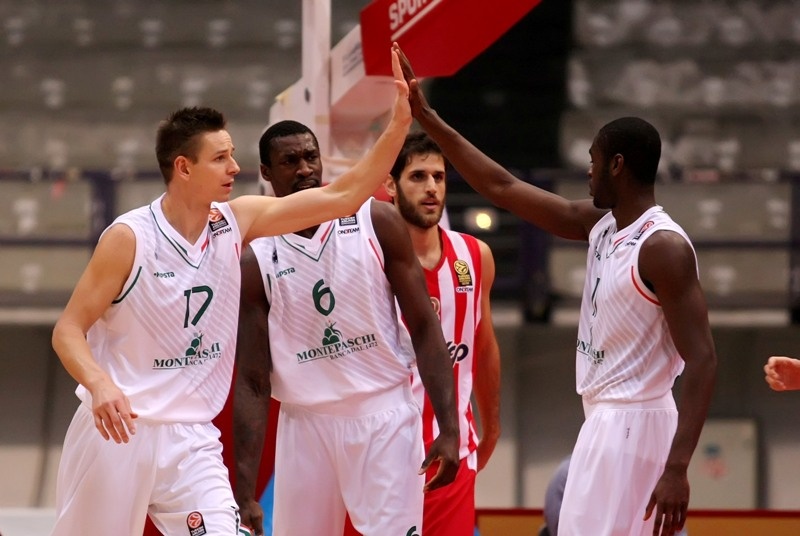 Ολυμπιακός: «Συμφωνία με Χάντερ» (photos+video)