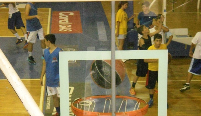 Ρέθυμνο: Συνεχίζεται το καμπ (photos)