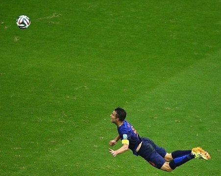 Άρσεναλ: Δείτε τον Βενγκέρ με μαγιό (photos+video)