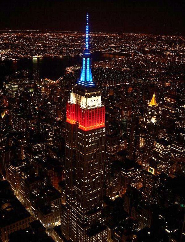 Μουντιάλ 2014: Άναψε το Empire State Building για τις ΗΠΑ (photo)