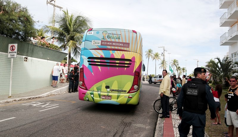 Ελλάδα: Καρέ καρέ η συγκινητική αναχώρηση (photos)