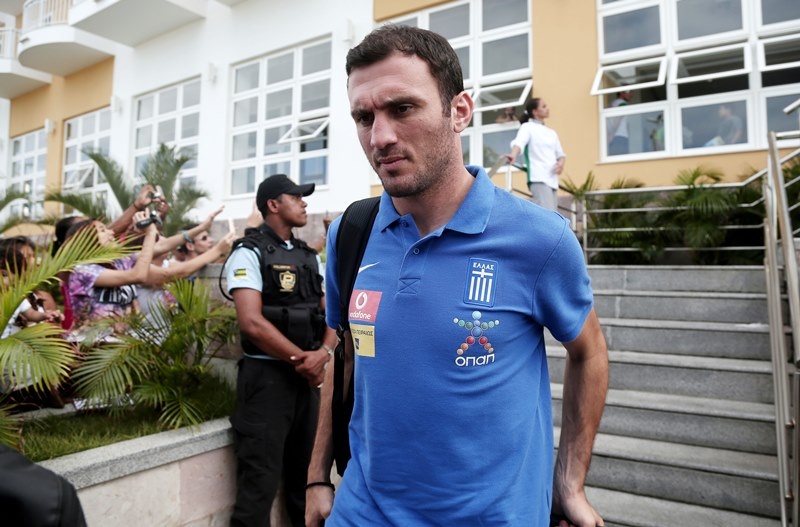 Ελλάδα: Καρέ καρέ η συγκινητική αναχώρηση (photos)