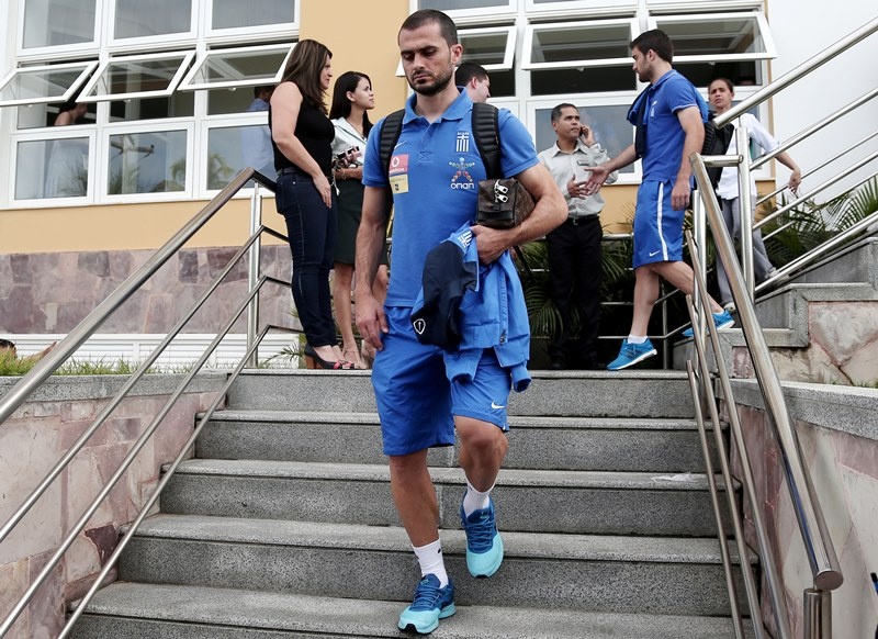 Ελλάδα: Καρέ καρέ η συγκινητική αναχώρηση (photos)