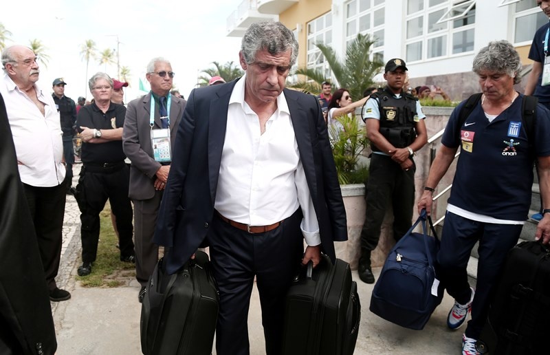 Ελλάδα: Καρέ καρέ η συγκινητική αναχώρηση (photos)