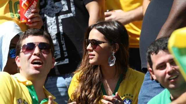 Βραζιλία - Χιλή: Βγάζει… μάτια η Μπρούνα! (photos)