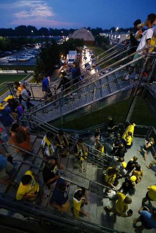 MLS: Χτυπήθηκε φίλαθλος από κεραυνό (videos+photos)