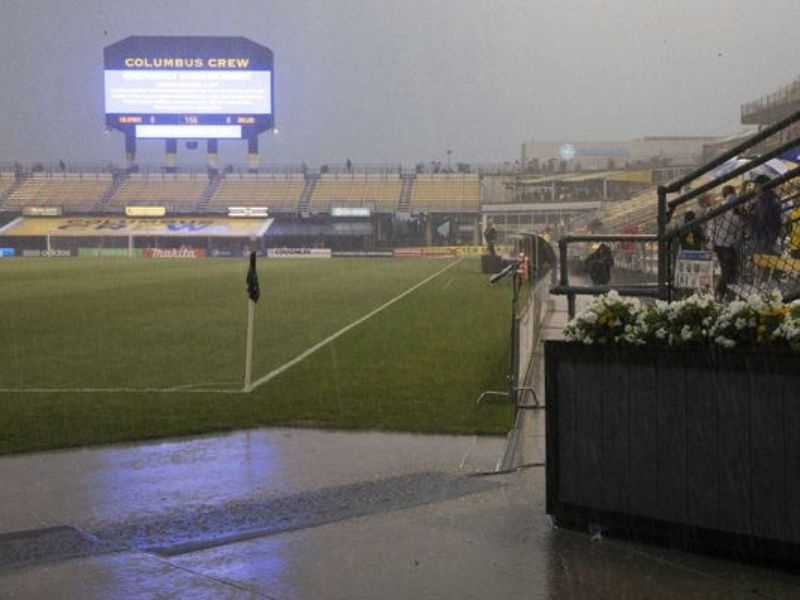 MLS: Χτυπήθηκε φίλαθλος από κεραυνό (videos+photos)