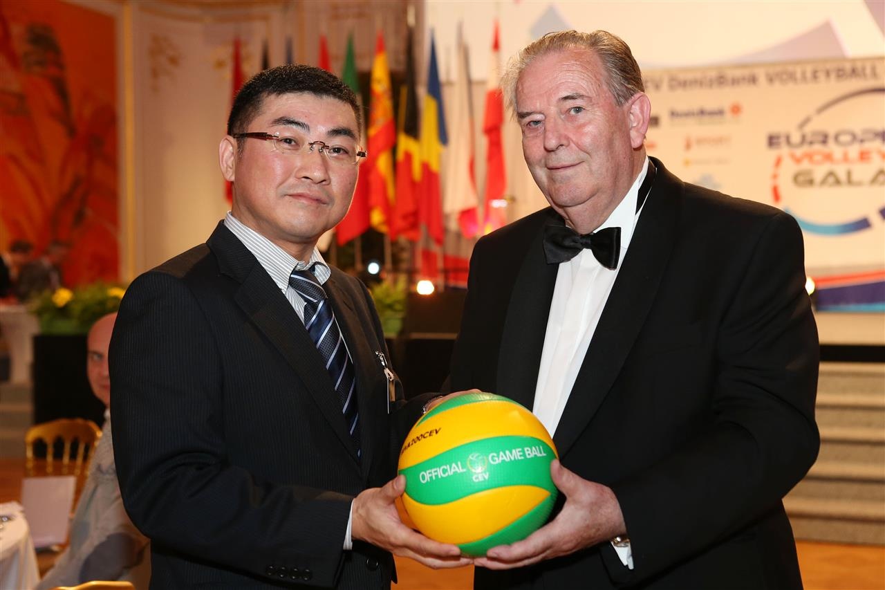 Βόλεϊ: Κιτρινοπράσινη η νέα μπάλα του Τσάμπιονς Λιγκ (photos)