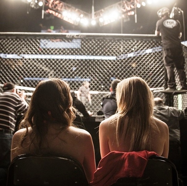 UFC Fight Night 47: Ring girls και Μουντιάλ (photos)