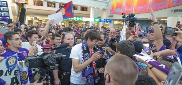 Κακά: Αποθέωση από χιλιάδες οπαδούς στις ΗΠΑ! (photos+videos)