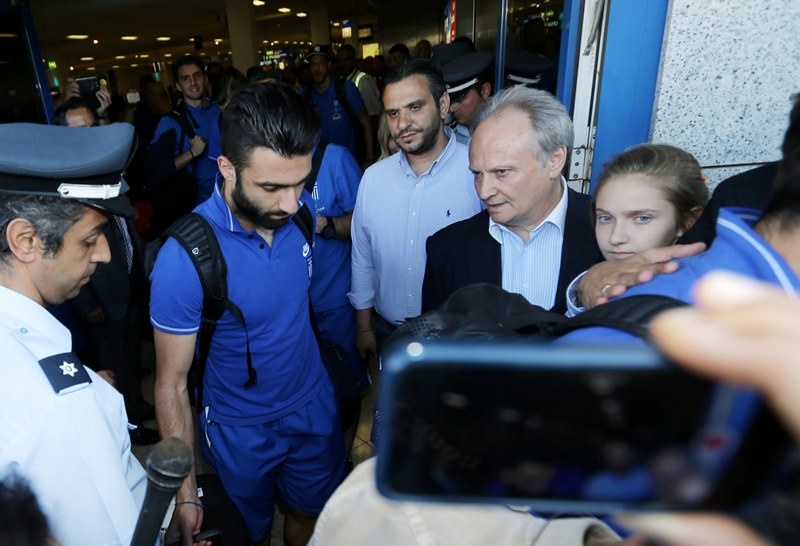 Εθνική Ελλάδας: Η υποδοχή στους… ήρωες (photos)