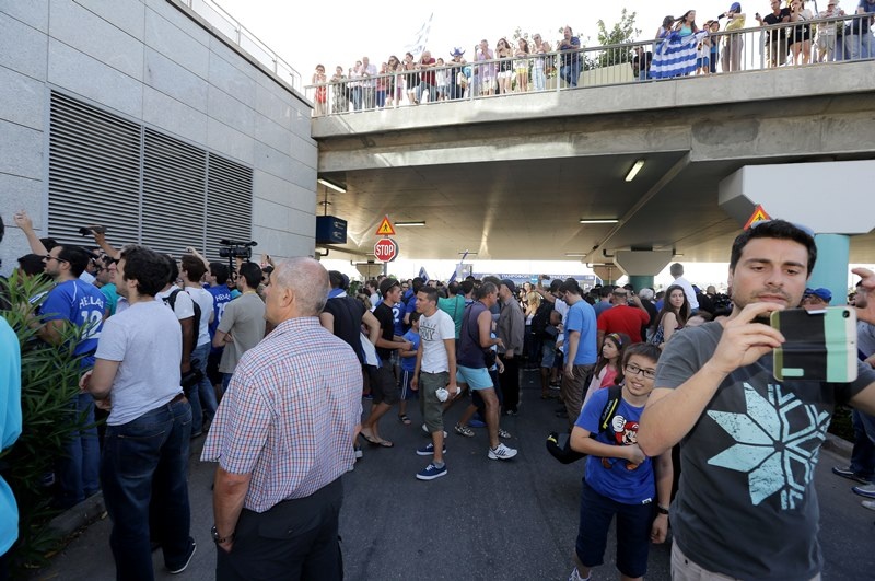 Εθνική Ελλάδας: Η υποδοχή στους… ήρωες (photos)