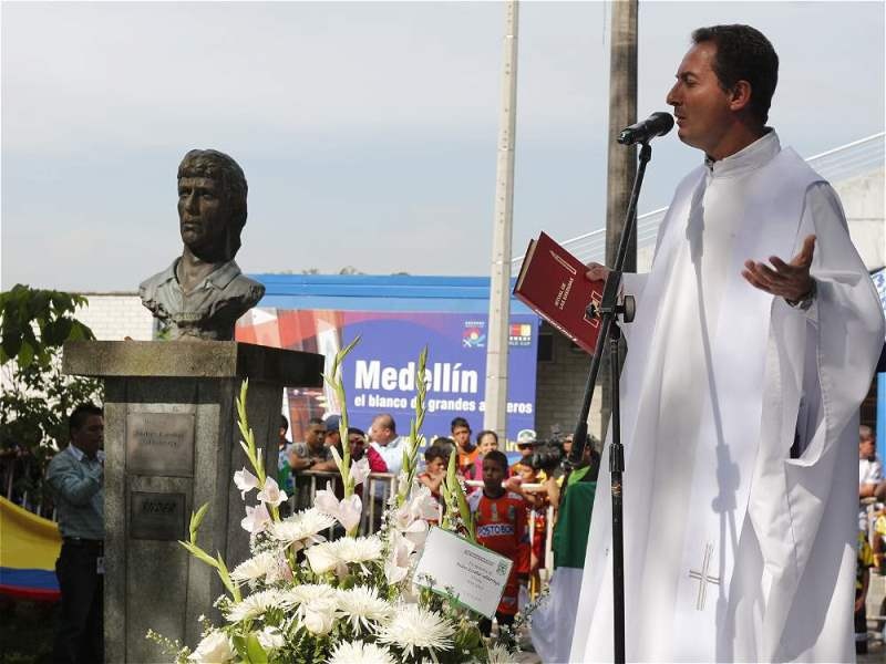 Μουντιάλ 2014: Ρίγη συγκίνησης για Εσκομπάρ (photos+videos)