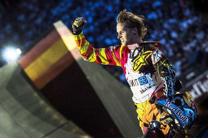 Red Bull X-Fighters: Νικητής ο Pagès (photos)