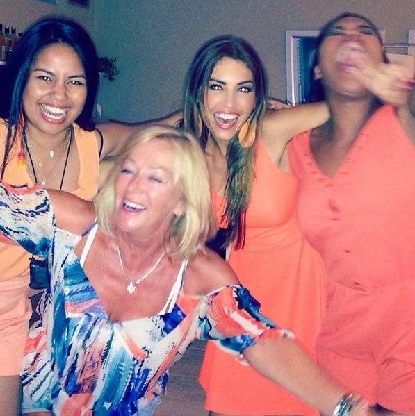 Παγκόσμιο Κύπελλο Ποδοσφαίρου - Ημιτελικοί: Η σέξι κυρία Σνάιντερ και ο... Τεν Κάτε (photos)