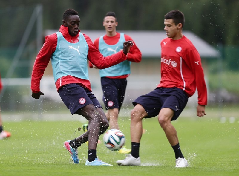 Ολυμπιακός: Διπλό με γκολ Κολοβού (photos)