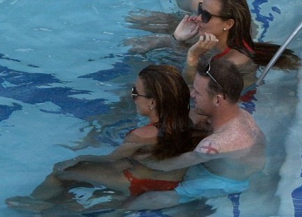 Μουντιάλ 2014: «Χάλασε» τα μπάνια του Ρούνεϊ ο φαν Χάαλ (photos)
