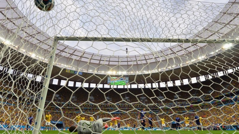 Παγκόσμιο Κύπελλο Ποδοσφαίρου 2014 – Μικρός τελικός: Η πεναλτάρα του Φαν Πέρσι (photos+video)