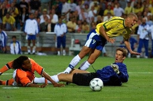 Βραζιλία - Ολλανδία: Γκολ και... ξύλο! (photos+videos)