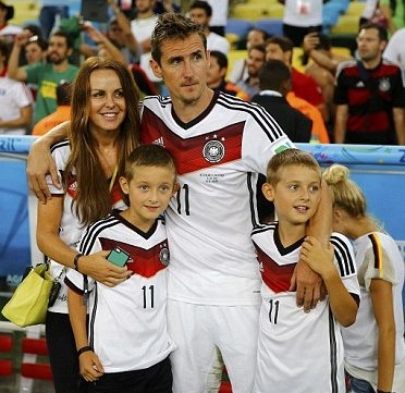 Παγκόσμιο Κύπελλο Ποδοσφαίρου 2014 - Τελικός: Γλέντησαν και τις γυναίκες τους οι Γερμανοί (photos)