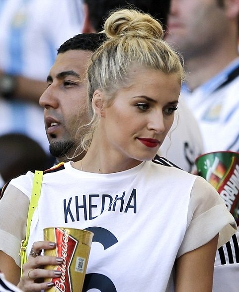 Παγκόσμιο Κύπελλο Ποδοσφαίρου 2014 - Τελικός: Γλέντησαν και τις γυναίκες τους οι Γερμανοί (photos)