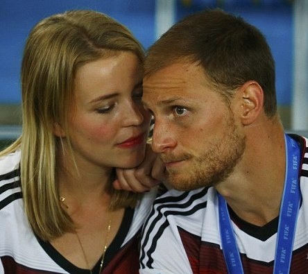 Παγκόσμιο Κύπελλο Ποδοσφαίρου 2014 - Τελικός: Γλέντησαν και τις γυναίκες τους οι Γερμανοί (photos)