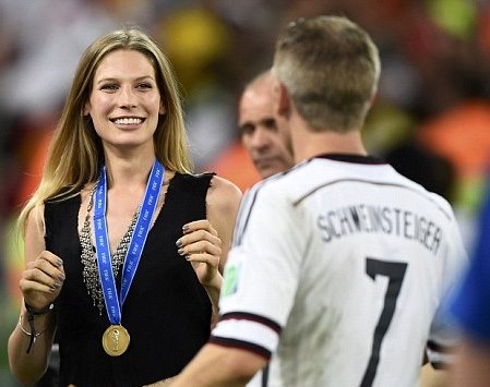 Παγκόσμιο Κύπελλο Ποδοσφαίρου 2014 - Τελικός: Γλέντησαν και τις γυναίκες τους οι Γερμανοί (photos)