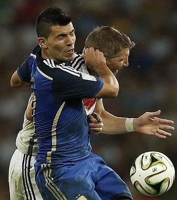 Παγκόσμιο Κύπελλο Ποδοσφαίρου 2014 - Τελικός: Τα ξεχωριστά παπούτσια Σβαϊνστάιγκερ και Μέσι (photos)