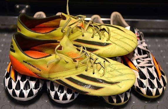 Παγκόσμιο Κύπελλο Ποδοσφαίρου 2014 - Τελικός: Τα ξεχωριστά παπούτσια Σβαϊνστάιγκερ και Μέσι (photos)